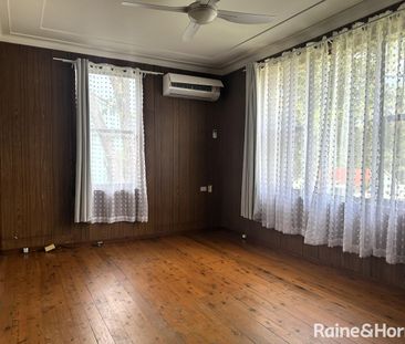 3 Bedrooms PLUS a Granny Flat! - Photo 2