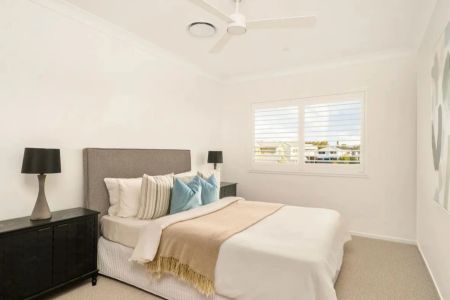 Spacious 5-Bedroom Family Home with Pool, Alfresco & Luxury Finishes. Contact Julie Sykes 0438 050 110. - Photo 5
