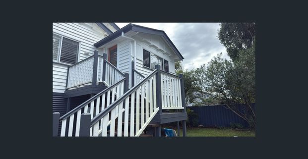 WATERFRONT 4 BEDROOM QUEENSLANDER - $620PW - Photo 1