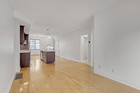 Condo Townhouse For Lease | C8132204 - Photo 2