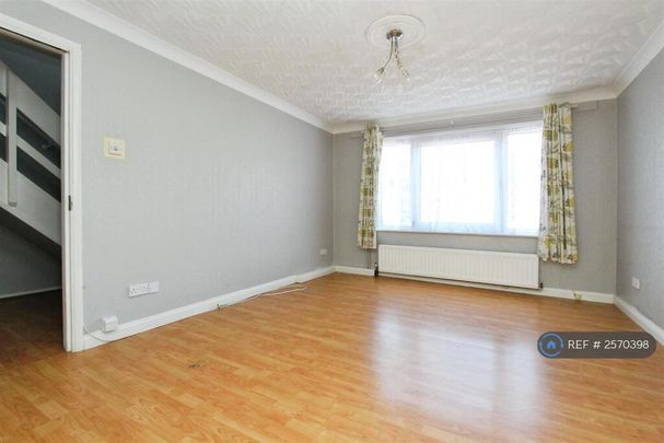 3 bedroom terraced house to rent - Photo 1