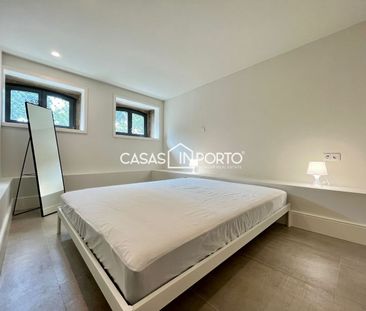 T1 Duplex de Luxo com Jardim e Piscina no Coração do Porto - Photo 2