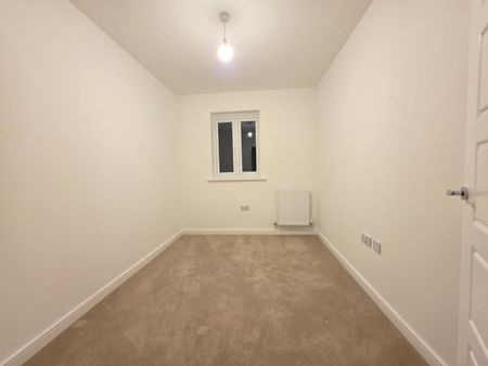 .Three bedroom detached house - Photo 3