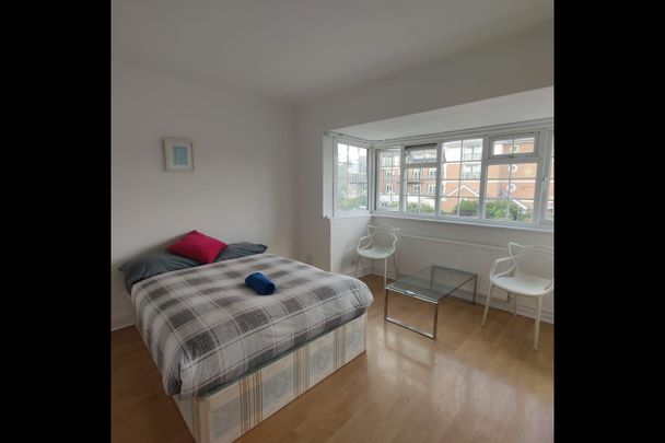 Room in a Shared Flat, Golders Green Road, NW11 - Photo 1