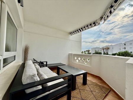 Middle Floor Apartment in Puerto Banús - Photo 4