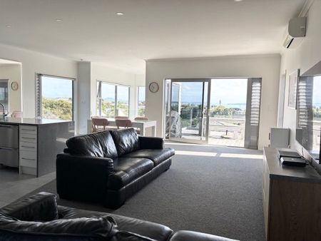 Family & Ferns in Maraetai - Photo 2