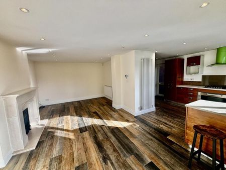 4 bedroom detached house to rent - Photo 2