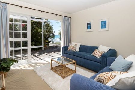 Big family home with Stunning sea views in Macleans Zone - Photo 3