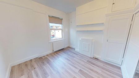 3 bedroom maisonette to rent - Photo 4