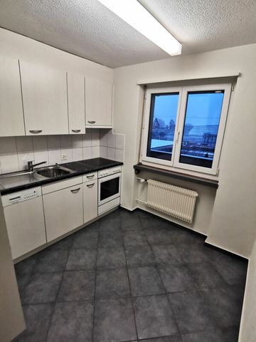 Schöne 3 Zimmer Wohnung mit langem Balkon, Geschirrspüler und nähe Bahnhof Wittenbach - Photo 2