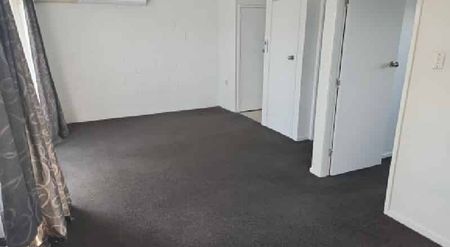 One bedroom unit close to City Centre - Photo 5