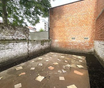 Volledig gerenoveerd, gelijkvloersappartement met 1 kamer en groot terras op een zeer gunstige ligging! - Photo 4