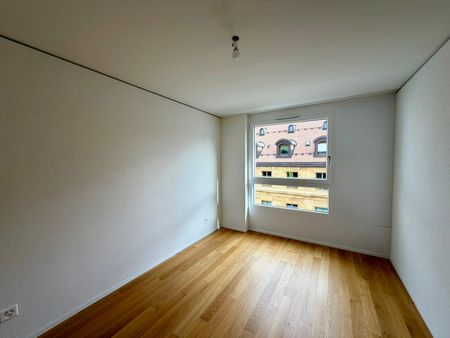 Appartement moderne de 4.5 pièces au cœur de La ville - Photo 2