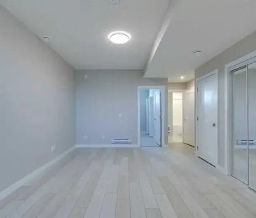 Cozy, Spacious, well ventilated one bedroom basement | 550 Rangevie... - Photo 1