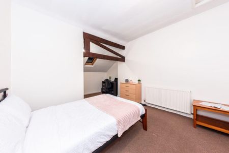 6 bedroom terraced house to rent - Photo 4
