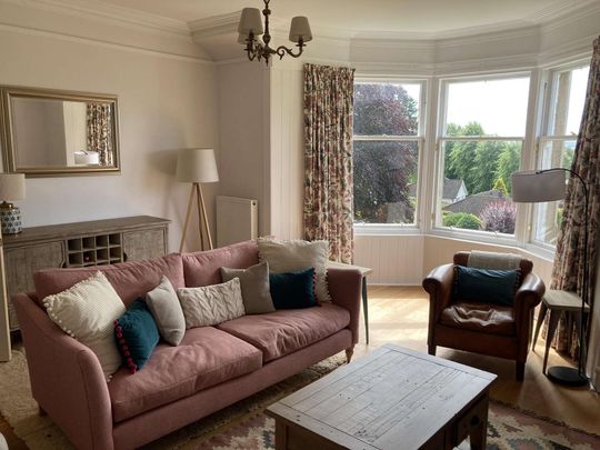 A beautifully presented upper flat in a converted traditional villa in the ever popular Perthshire town of Crieff. Ivy Knoll boasts impressive views across the - Photo 1