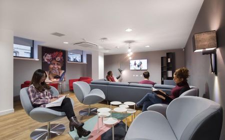 1 bedroom private hall to rent - Photo 2