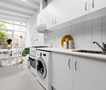 52 Dorrit Street, Carlton VIC 3053 - Photo 4