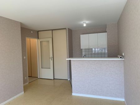 Location Appartement 1 pièce 32m² - Photo 2