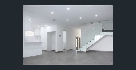 LUXURY LIVING !!!! - Photo 2