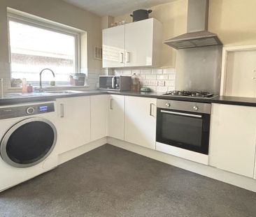 St. Barnabas Close, Gloucester - Photo 6