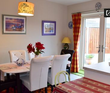 Room to rent in 4-bedroom house in Balgriffin, Dublin - Photo 3