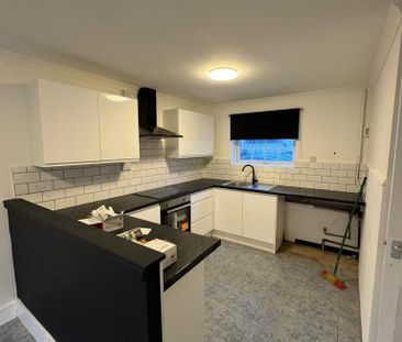 3 bedroom terraced house to rent - Photo 6