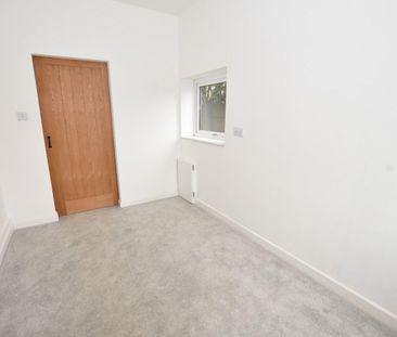 4 bedroom House To Let - Photo 3