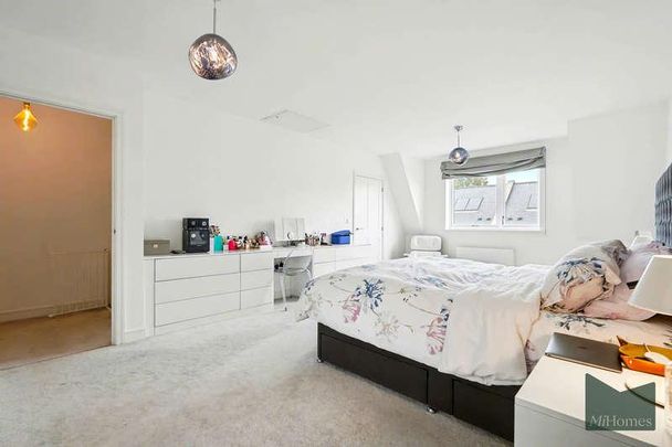 Well Grove, Whetstone, N20 - Photo 1