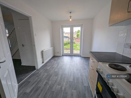 2 bedroom semi-detached house to rent - Photo 3
