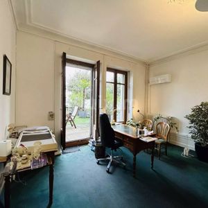 RARE ! Apartment for rent in the center of Geneva with large terrace View of the water jet - Photo 3