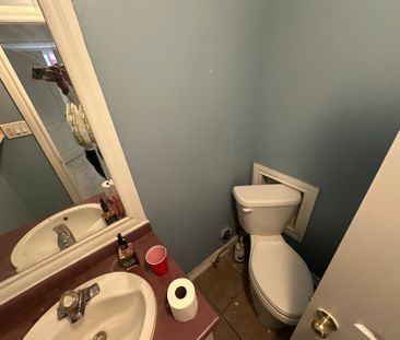 For Lease - 9 Valmount Avenue, Toronto, Ontario - Photo 5