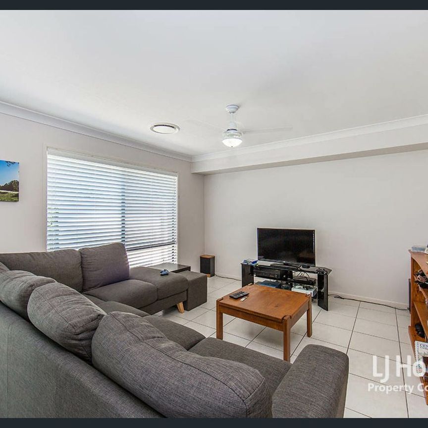 Modern 4-Bedroom Family Retreat in the Heart of North Lakes - Photo 1