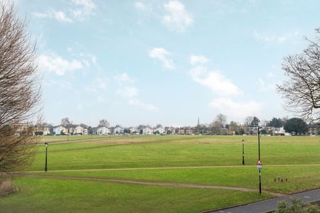 3 bedroom flat to rent - Photo 5