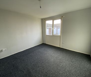 Stroud Crescent West, Bransholme - Photo 5