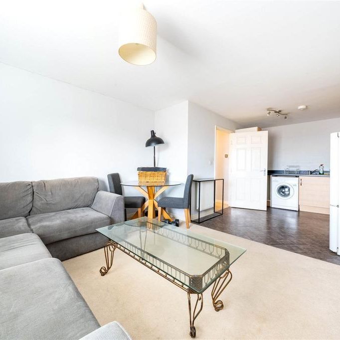 1 bedroom flat to rent - Photo 1
