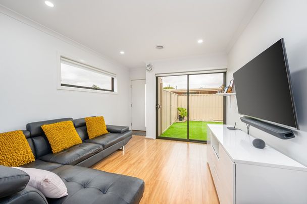 CBD Townhouse! - Photo 1