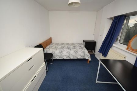 4 bedroom house to rent - Photo 2