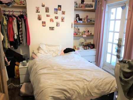 6 Bed Semi-Detached House, Ditchling Road, BN1 - Photo 2