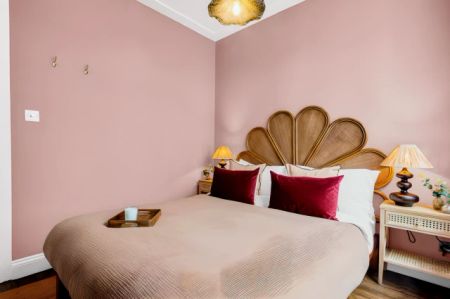 Stylish 2 Bed Apartment - Photo 4