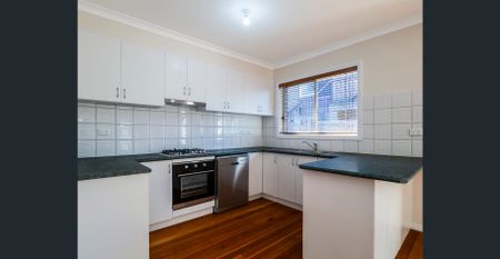 PRIME LOCATION - Photo 5