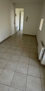 Location Appartement 1 pièce 19m² COULOMMIERS 77120 - Photo 3