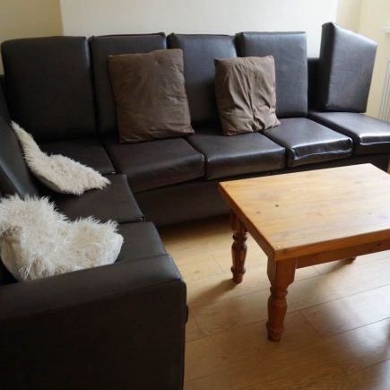 4 Bed - New Park Terrace, Treforest - £1,020 per month - Photo 1