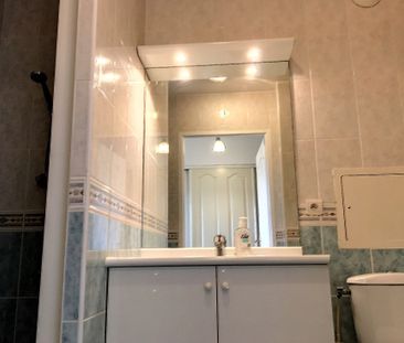 SPACIEUX STUDIO MEUBLE PARFAIT ETAT - Photo 3