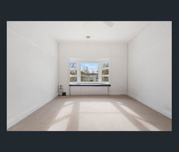 Located in a much sought after central Ballarat location, this beau... - Photo 1