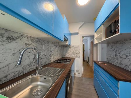 3 bedroom semi-detached house to rent - Photo 3