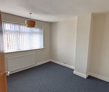 Spacious 3-Bedroom Family Home in Failsworth!! - Photo 5