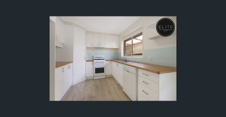 QUIET COURT LOCATION WITH BUNGALOW/WORKSHOP - Photo 5