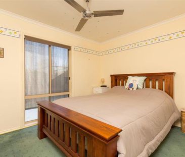 Three Bedroom House - Photo 5