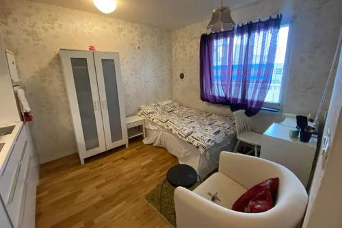 Private Room in Shared Apartment in Huvudsta - Photo 1